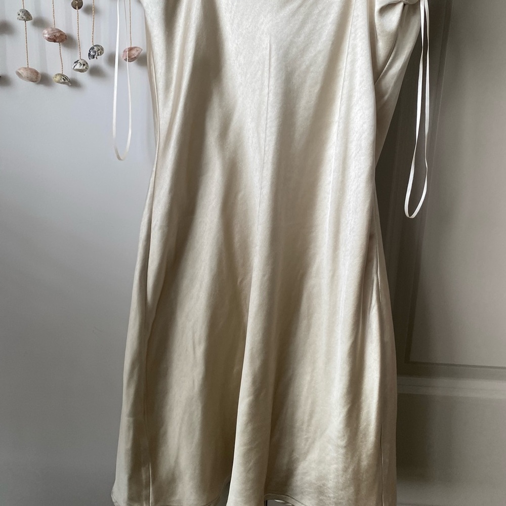 ENDLESS ROSE IVORY SATIN SLIP DRESS - Picture 8 of 8